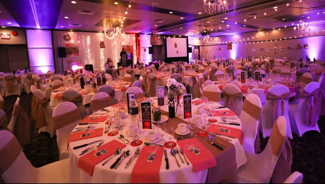 Banquet room for holidays events in Montreal - Hôtels Gouverneur Montréal